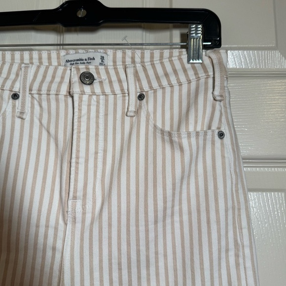 Abercrombie & Fitch Beige and White Striped Wide Leg Jeans Size 28/6 - Picture 3 of 9